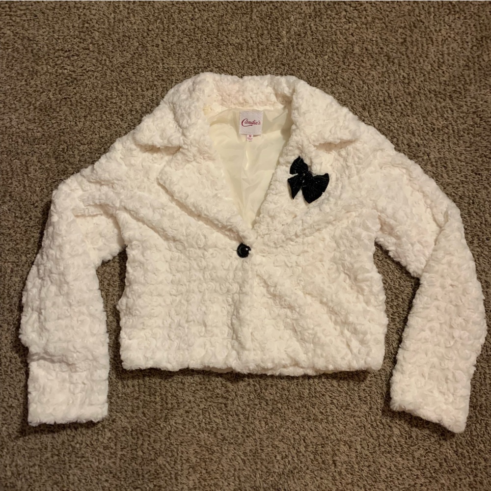 Candie’s 90’s/Y2K Style Cropped Faux Fur Coat